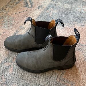 Men's Gray Leather Chelsea Blundstone Boots